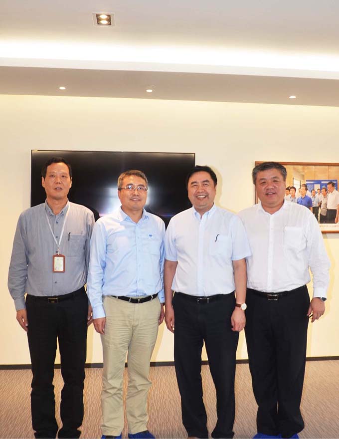 1474608842666746.jpg 趙振元同志、何平書記與上海寶冶集團(tuán)董事長王石磊、總經(jīng)理陳剛親切合影.jpg