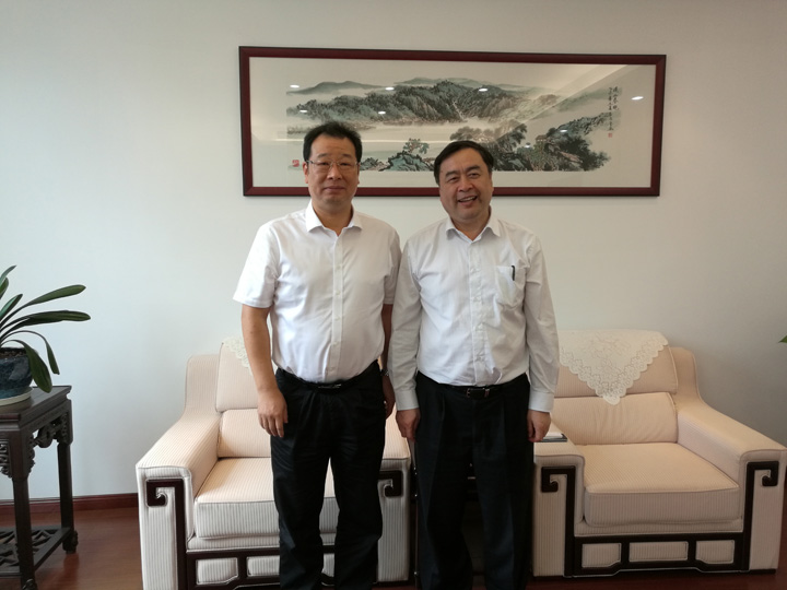 1492483923455365.jpg 1-1趙振元同志與葉書記親切合影.jpg