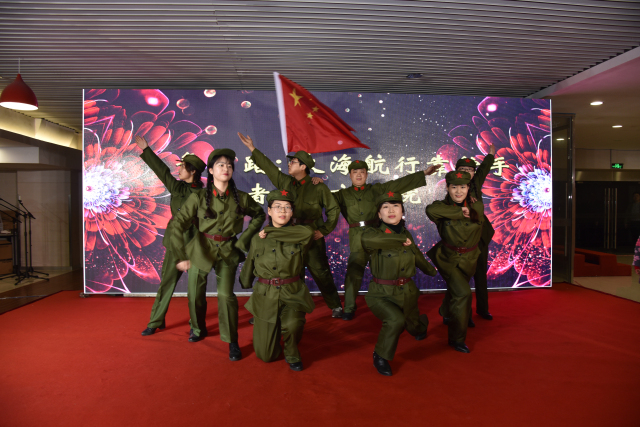 1496501015337612.jpg 15-南京分院舞蹈《大海航行靠舵手》.jpg