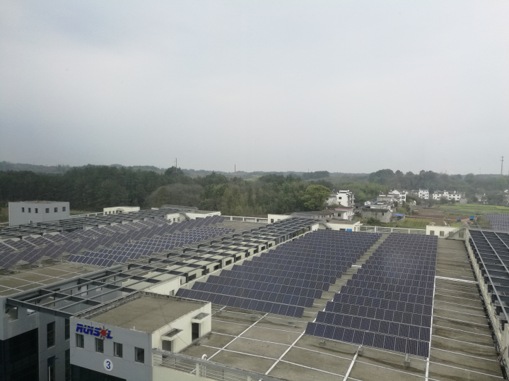 1496503915121086.jpg 8睿基屋面發電系統.jpg