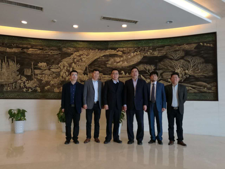 1496505179529835.jpg 9-趙振元、周安舉、賀奎田、郭明偉與與中天集團總裁薛馳、中天科技新能源產業鏈總經理曹紅彬親切合影.jpg